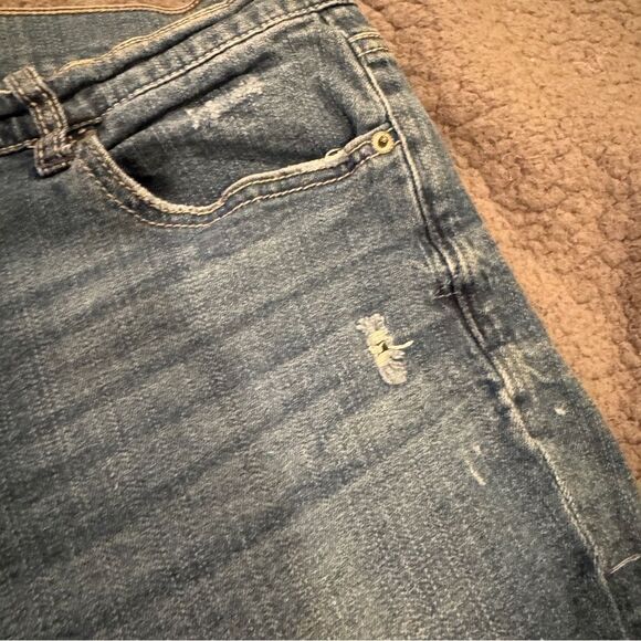 Aeropostale Jean Shorts Size 8 Distressed - Picture 7 of 10